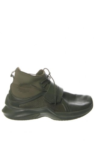Дамски обувки PUMA, Размер 39, Цвят Зелен, Цена 54,40 лв.