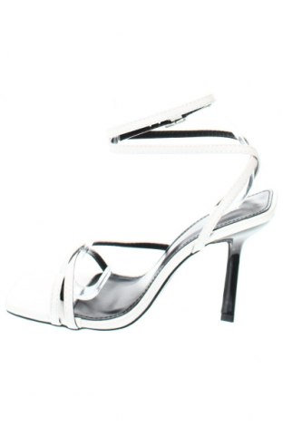 Γυναικεία παπούτσια Raid, Μέγεθος 39, Χρώμα Λευκό, Τιμή 10,55 €