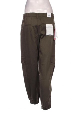 Дамски панталон JJXX, Размер M, Цвят Зелен, Цена 20,01 лв.
