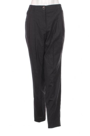 Дамски панталон Marc Cain, Размер L, Цвят Сив, Цена 63,84 лв.