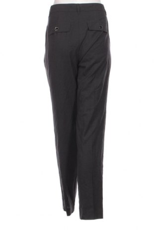 Дамски панталон Marc Cain, Размер L, Цвят Сив, Цена 112,00 лв.