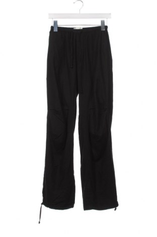 Дамски панталон Pull&Bear, Размер XS, Цвят Черен, Цена 7,25 лв.