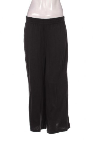Дамски панталон Urban Classics, Размер L, Цвят Черен, Цена 68,00 лв.