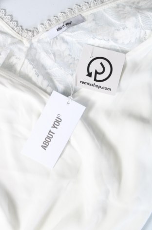 Γυναικείο αμάνικο μπλουζάκι About You, Μέγεθος S, Χρώμα Λευκό, Τιμή 6,12 €