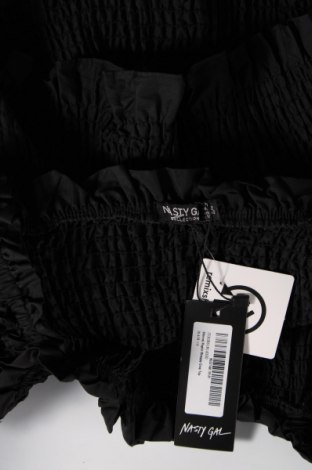 Γυναικείο αμάνικο μπλουζάκι Nasty Gal, Μέγεθος M, Χρώμα Μαύρο, Τιμή 6,13 €