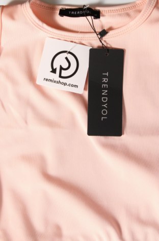 Damska koszulka na ramiączkach Trendyol, Rozmiar M, Kolor Różowy, Cena 29,37 zł