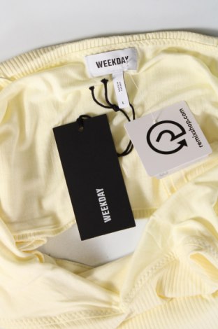 Γυναικείο αμάνικο μπλουζάκι Weekday, Μέγεθος L, Χρώμα Κίτρινο, Τιμή 4,98 €