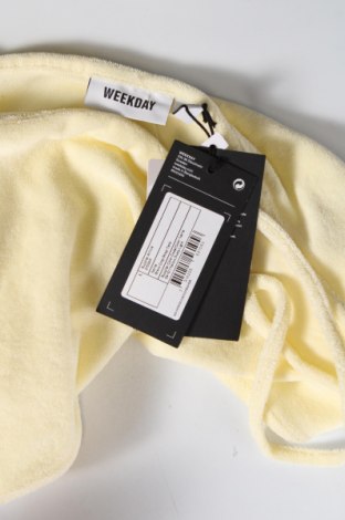 Γυναικείο αμάνικο μπλουζάκι Weekday, Μέγεθος L, Χρώμα Κίτρινο, Τιμή 4,87 €