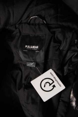 Дамско кожено яке Pull&Bear, Размер S, Цвят Черен, Цена 22,05 лв.