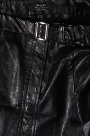 Kožená sukňa  Bershka, Veľkosť XS, Farba Čierna, Cena  2,79 €