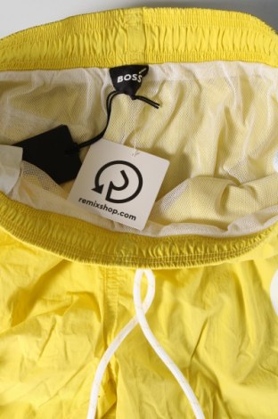 Ανδρικό κοντό παντελόνι BOSS, Μέγεθος M, Χρώμα Κίτρινο, Τιμή 57,49 €