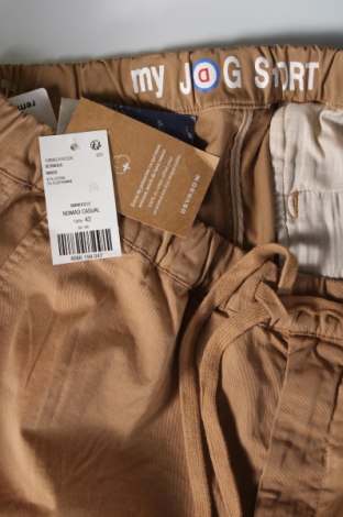 Pantaloni scurți de bărbați Devred 1902, Mărime L, Culoare Bej, Preț 131,58 Lei