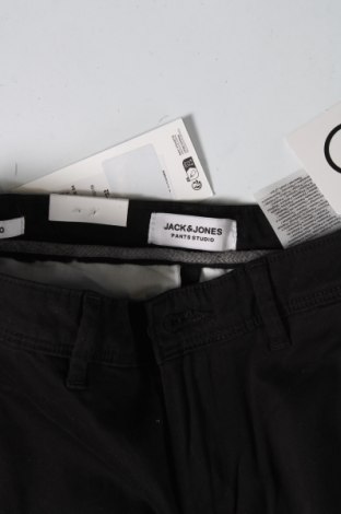 Pantaloni de bărbați Jack & Jones, Mărime S, Culoare Negru, Preț 269,74 Lei