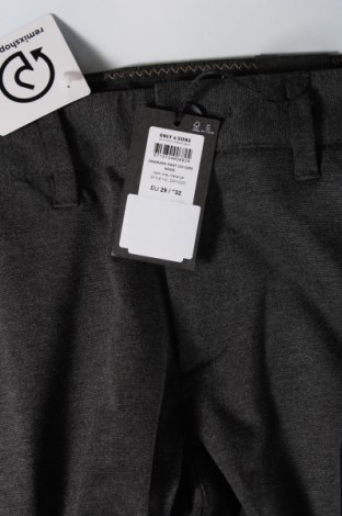 Ανδρικό παντελόνι Only & Sons, Μέγεθος S, Χρώμα Γκρί, Τιμή 7,82 €