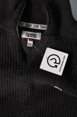 Мъжки пуловер Tommy Jeans, Размер M, Цвят Сив, Цена 191,00 лв.