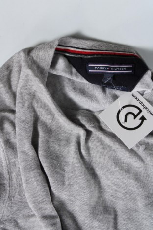 Мъжки пуловер Tommy Hilfiger, Размер M, Цвят Сив, Цена 59,21 лв.