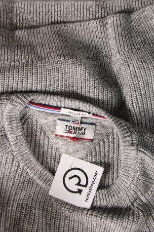 Мъжки пуловер Tommy Jeans, Размер S, Цвят Сив, Цена 59,21 лв.