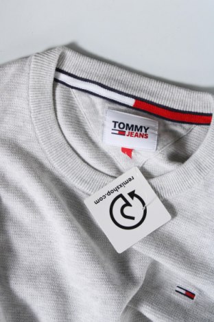Мъжки пуловер Tommy Jeans, Размер L, Цвят Сив, Цена 191,00 лв.