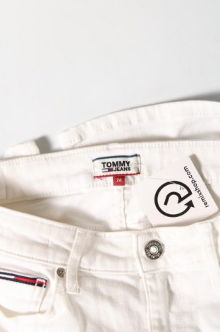 Пола Tommy Jeans, Размер S, Цвят Бял, Цена 136,00 лв.