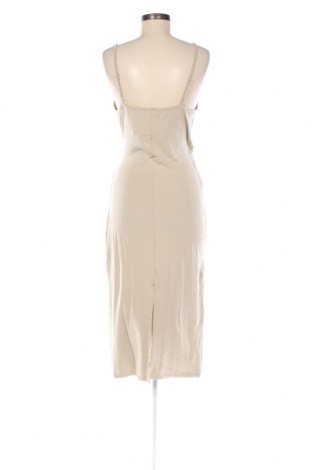 Φόρεμα Edited, Μέγεθος M, Χρώμα  Μπέζ, Τιμή 13,15 €