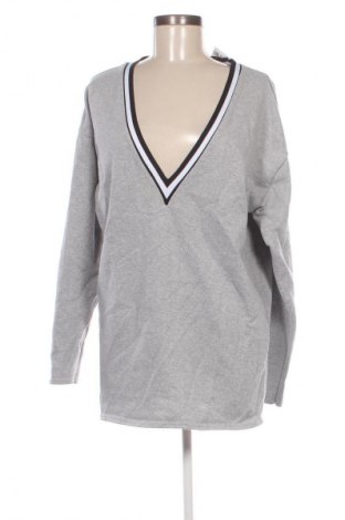 Damen Shirt Pretty Little Thing, Größe M, Farbe Grau, Preis € 7,99