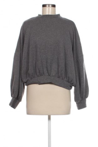 Dámska blúza Pull&Bear, Veľkosť M, Farba Sivá, Cena  3,95 €