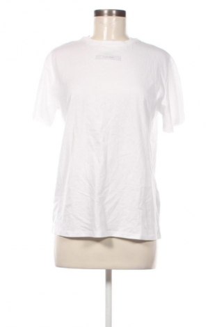 Damen T-Shirt Calvin Klein, Größe M, Farbe Weiß, Preis 53,99 €