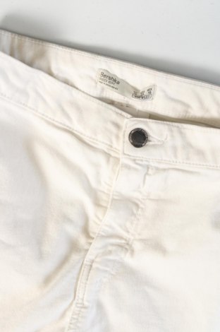 Dámské džíny  Bershka, Velikost S, Barva Bílá, Cena  69,00 Kč