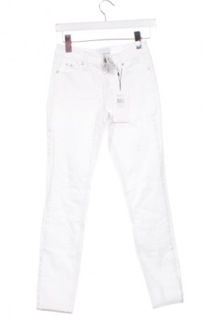 Damskie jeansy Calvin Klein Jeans, Rozmiar XS, Kolor Biały, Cena 199,99 zł