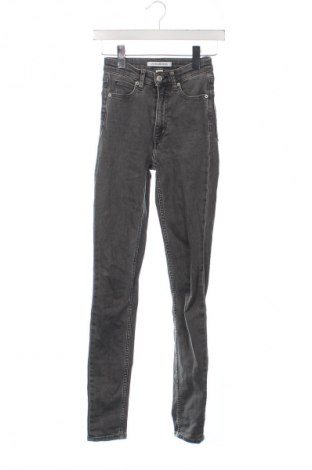 Dámske džínsy  Calvin Klein Jeans, Veľkosť XXS, Farba Sivá, Cena  34,69 €