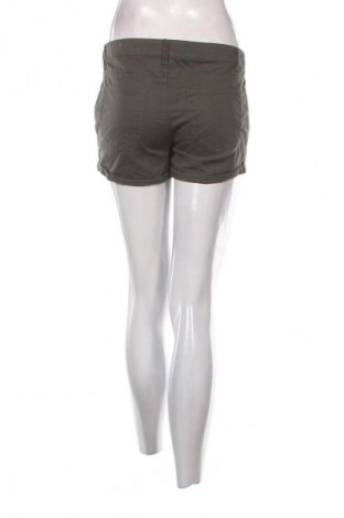 Damen Shorts Amisu, Größe M, Farbe Grün, Preis € 3,99
