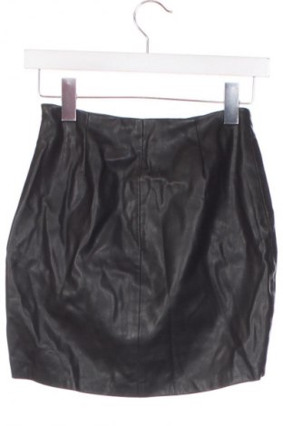 Kožená sukňa  Bershka, Veľkosť XS, Farba Čierna, Cena  4,95 €