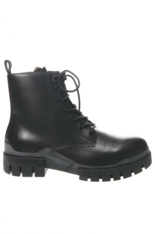 Încălțăminte bărbătească Calvin Klein Jeans, Mărime 44, Culoare Negru, Preț 344,99 Lei