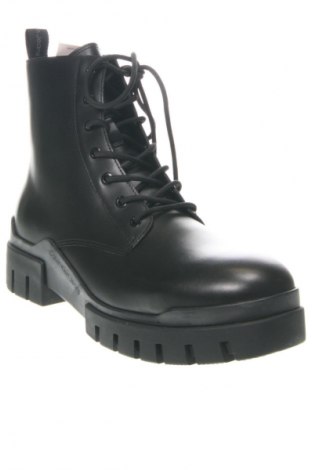 Încălțăminte bărbătească Calvin Klein Jeans, Mărime 44, Culoare Negru, Preț 344,99 Lei