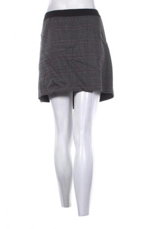 Пола Edc By Esprit, Размер M, Цвят Многоцветен, Цена 10,99 лв.