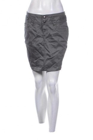 Пола Edc By Esprit, Размер M, Цвят Сив, Цена 7,99 лв.