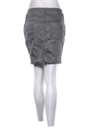 Пола Edc By Esprit, Размер M, Цвят Сив, Цена 7,99 лв.