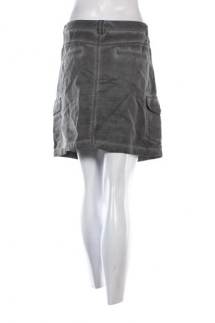 Пола Esprit, Размер XL, Цвят Черен, Цена 17,99 лв.