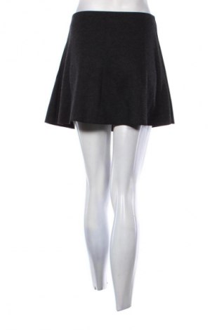 Sukně Zara Trafaluc, Velikost S, Barva Černá, Cena  229,00 Kč