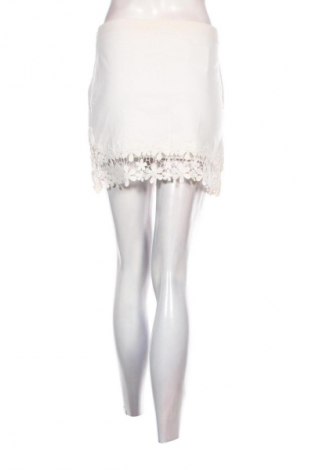 Rock Zara Trafaluc, Größe S, Farbe Weiß, Preis € 5,99