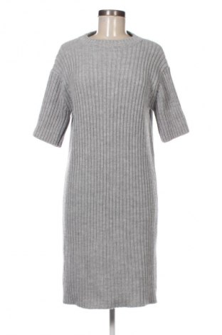 Kleid, Größe L, Farbe Grau, Preis € 20,99