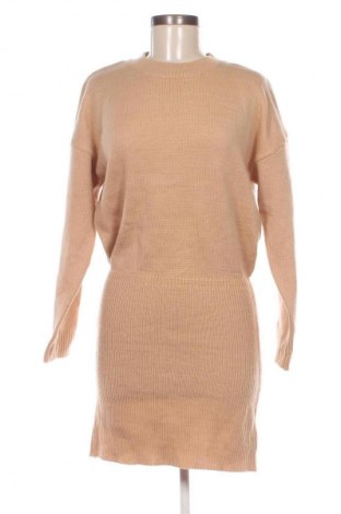 Ruha Unbranded, Méret M, Szín Bézs, Ár 2 049 Ft