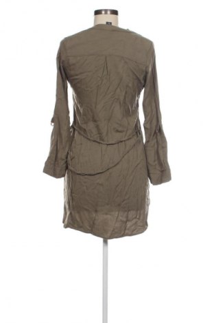 Kleid Atmosphere, Größe S, Farbe Grün, Preis 3,99 €