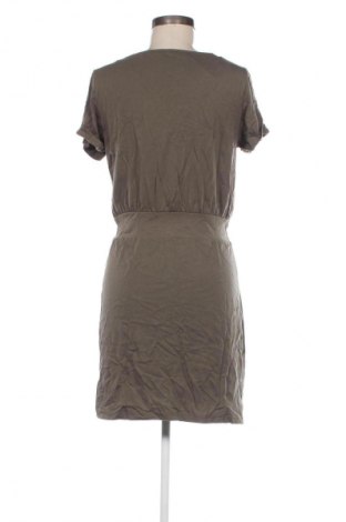 Φόρεμα Edc By Esprit, Μέγεθος M, Χρώμα Πράσινο, Τιμή 17,99 €