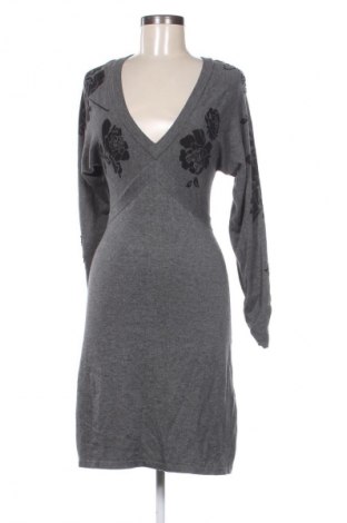 Kleid Esisto, Größe S, Farbe Grau, Preis 7,99 €