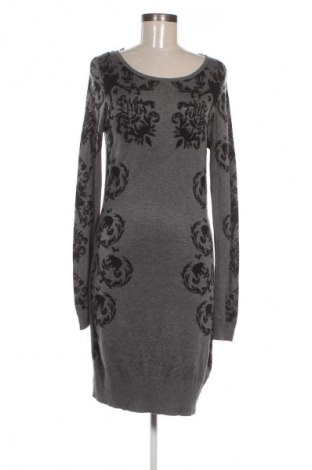 Rochie Qed London, Mărime M, Culoare Gri, Preț 39,99 Lei