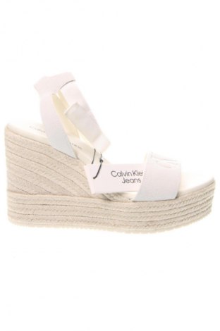 Szandálok Calvin Klein Jeans, Méret 40, Szín Fehér, Ár 48 959 Ft