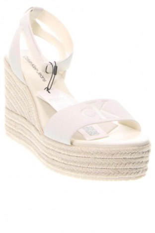 Sandale Calvin Klein Jeans, Mărime 41, Culoare Alb, Preț 564,99 Lei
