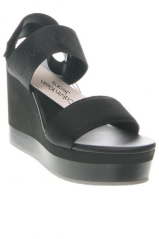 Sandalen Calvin Klein Jeans, Größe 40, Farbe Schwarz, Preis 55,99 €