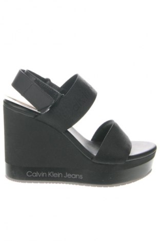 Sandalen Calvin Klein Jeans, Größe 39, Farbe Schwarz, Preis € 127,99